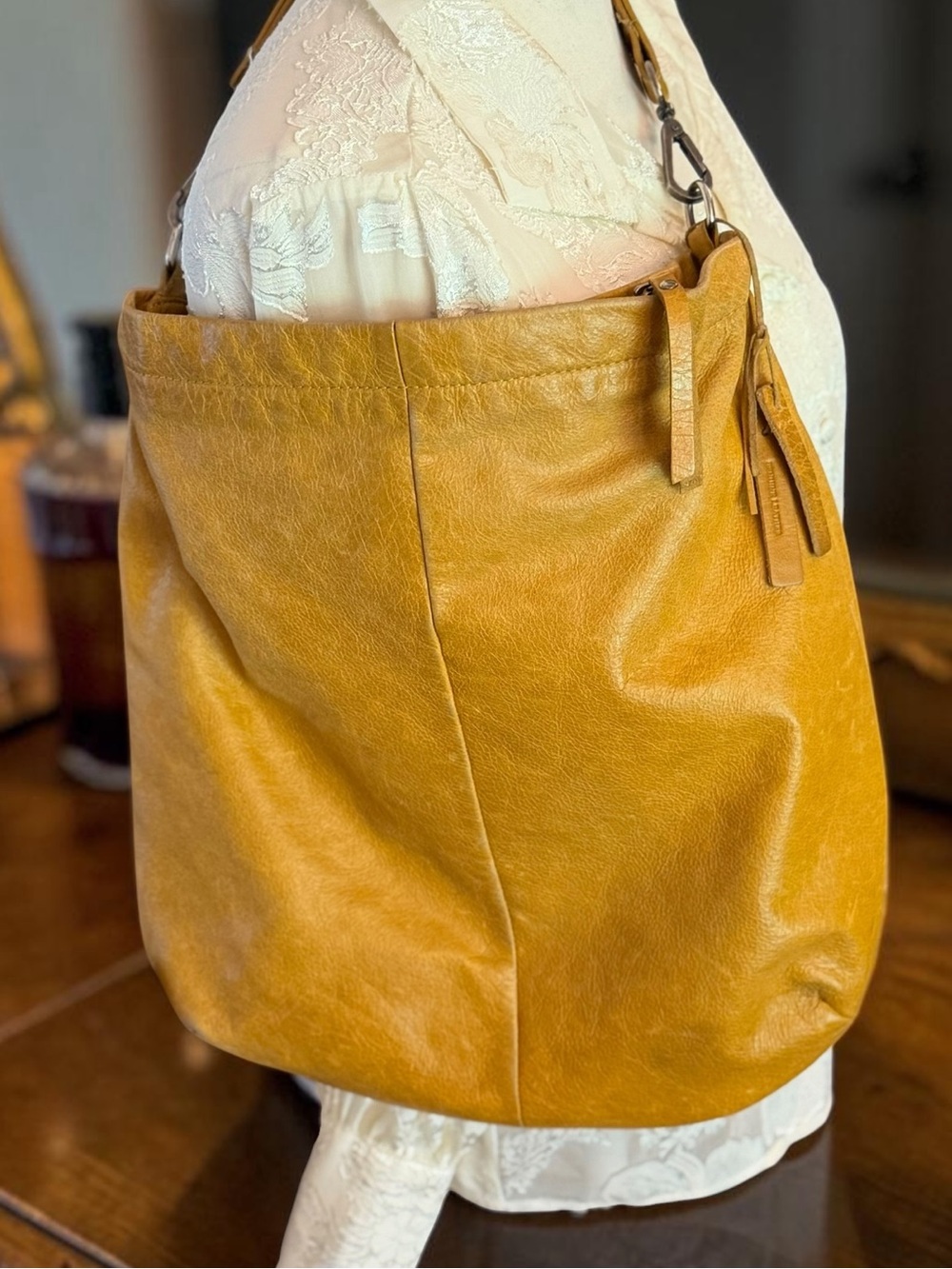 Rare Vintage Tano Italian Leather Slouchy Shoulder Bag - Mustard - Picture 2 of 15